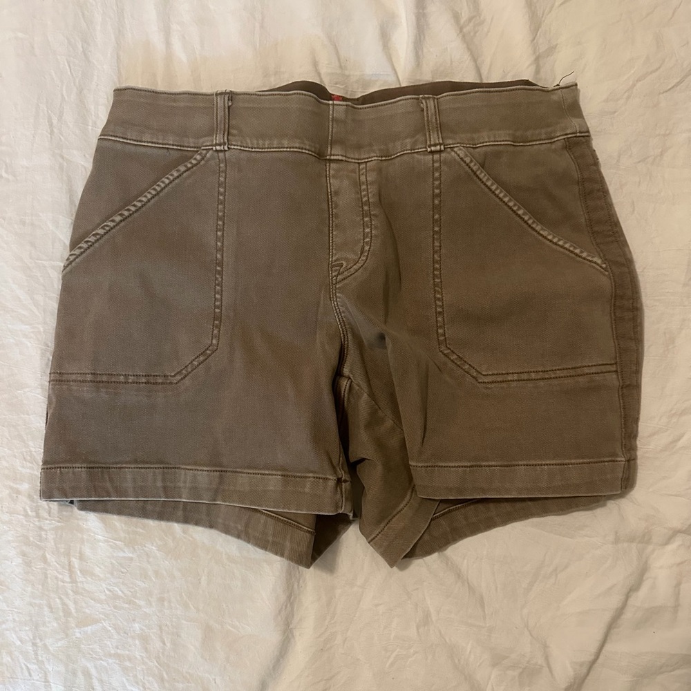 Spanx Stretch Twill Shorts, 4" in Cedar / M